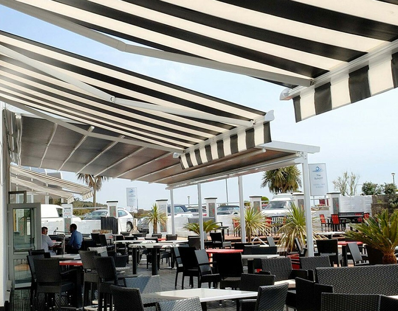 Custom Canopies Enhancing Outdoor Dining Comfort